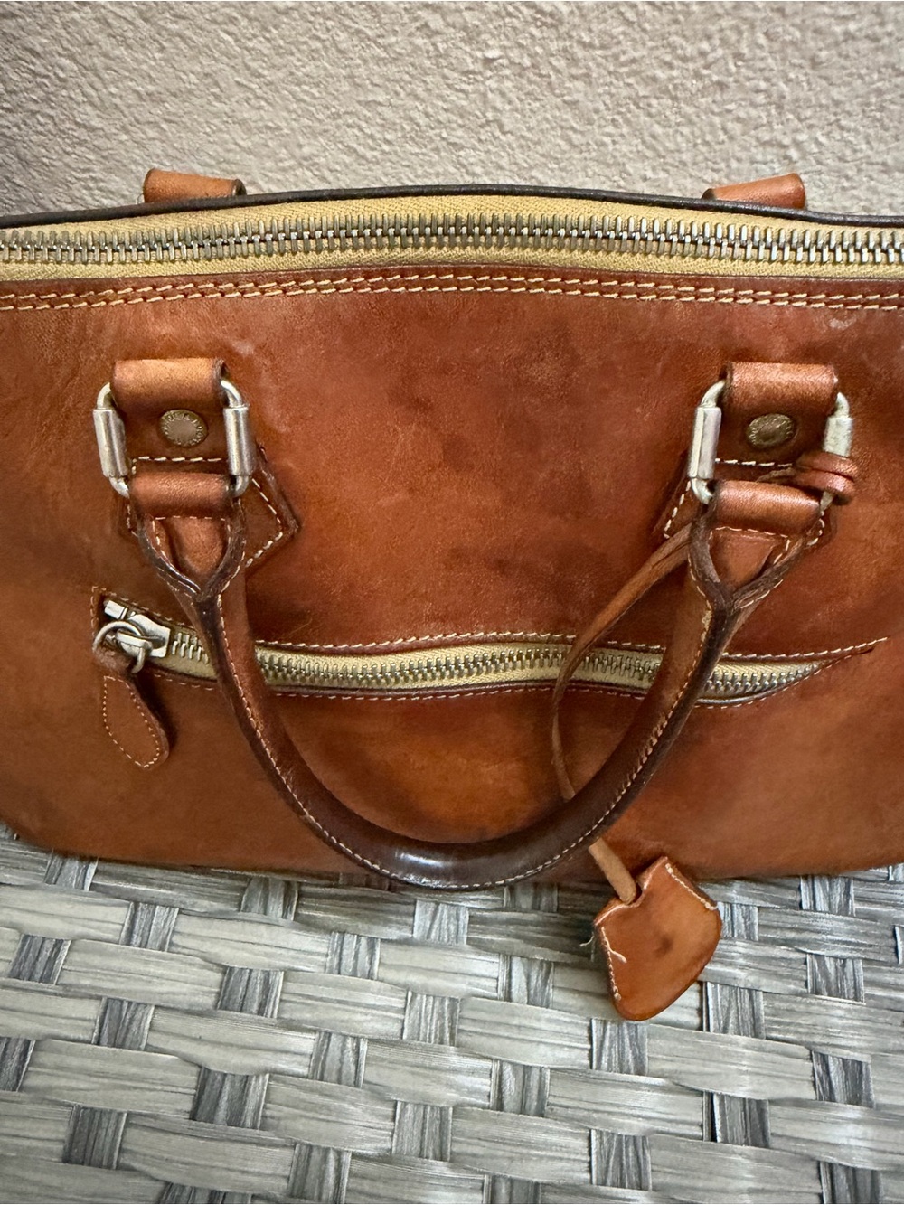 Vintage Dooney & Bourke Brown Alto Leather Zip Zip Dome Satchel Cognac - Picture 13 of 16